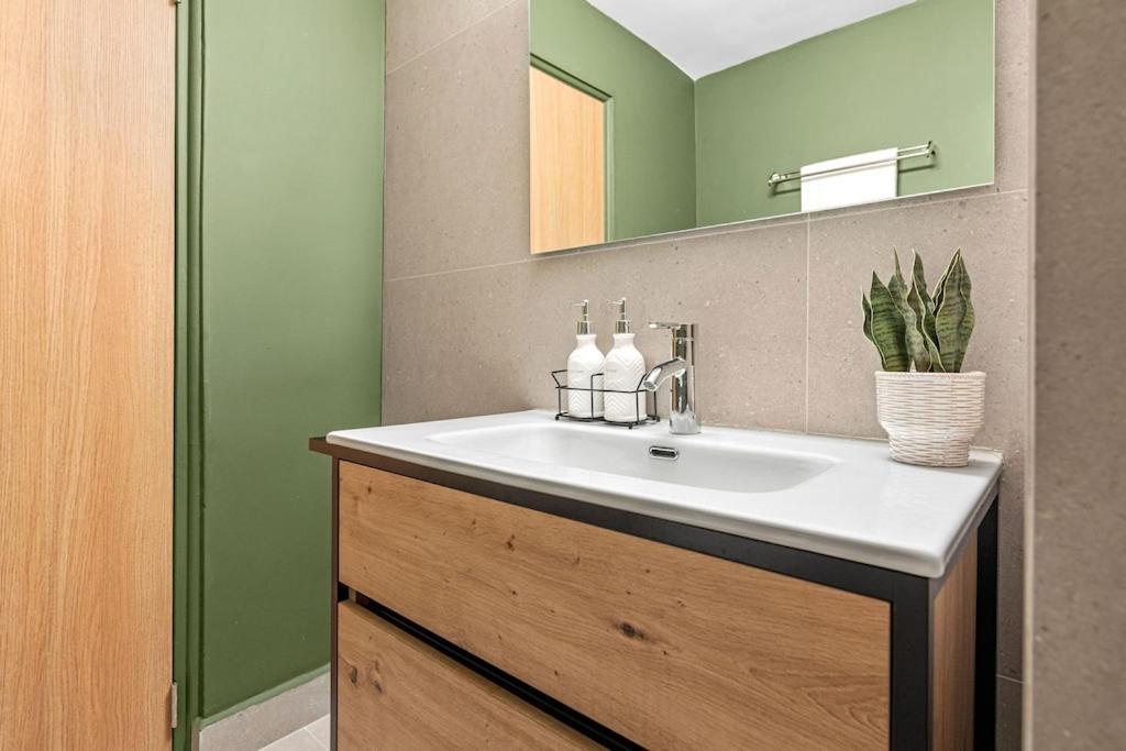 Two Bedroom In Brand New Apartment San Juan